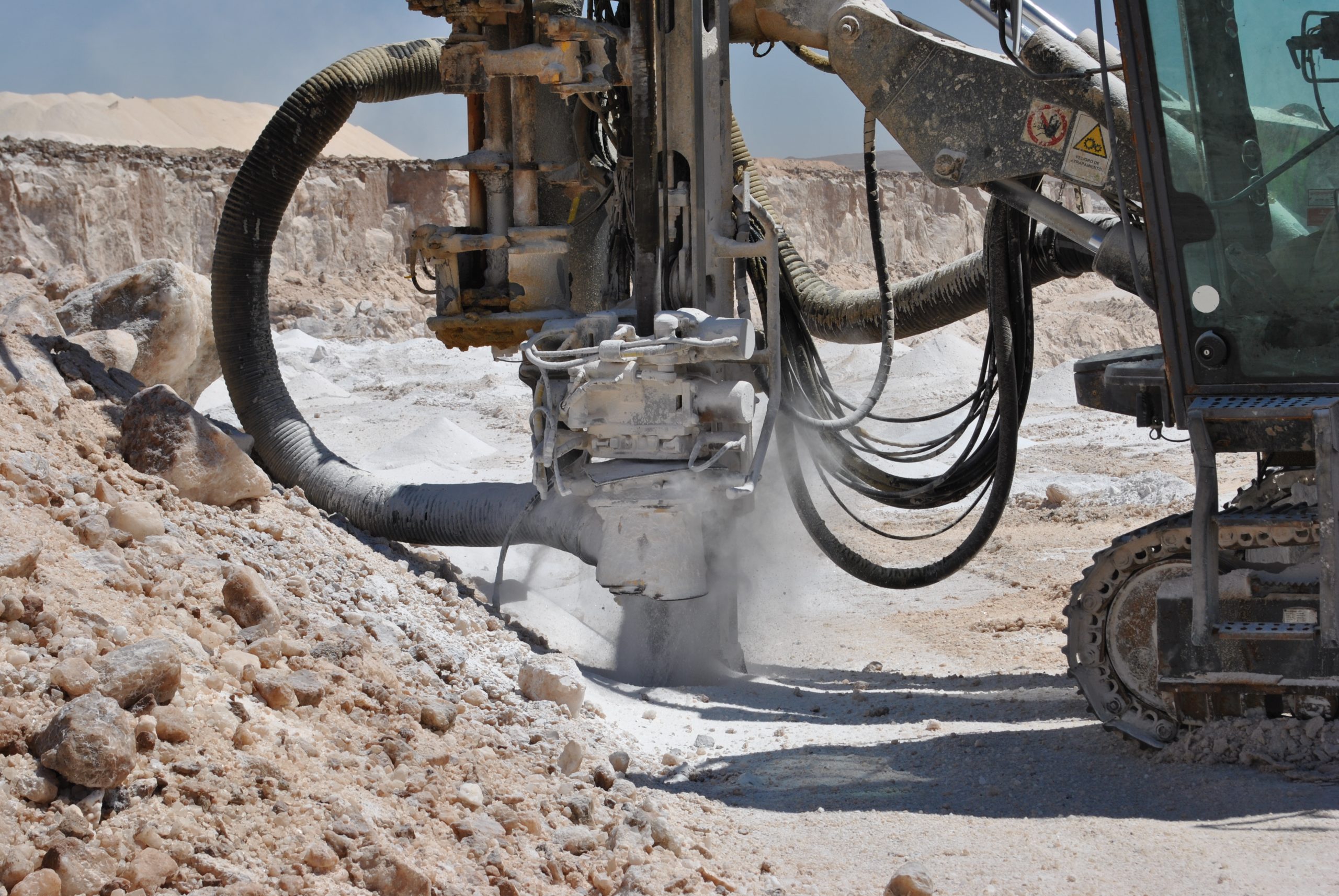 tronadura-perforacion-3-scaled